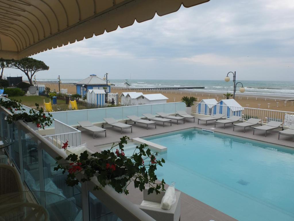 Hotel Canarie Lido di Jesolo Eksteriør billede